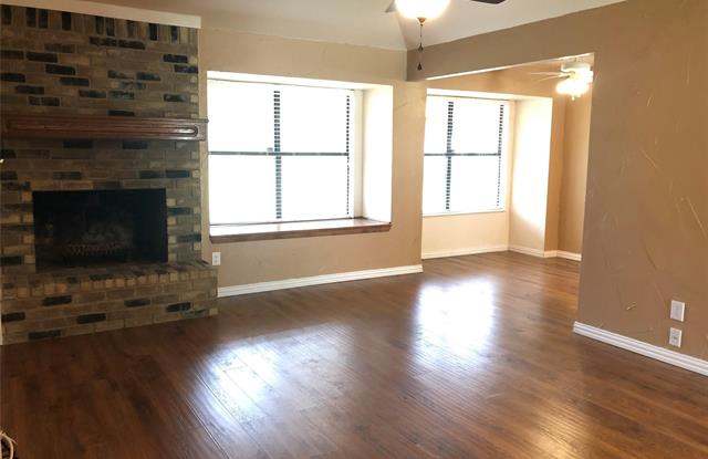303 Lantern Ridge Drive Gallery 2