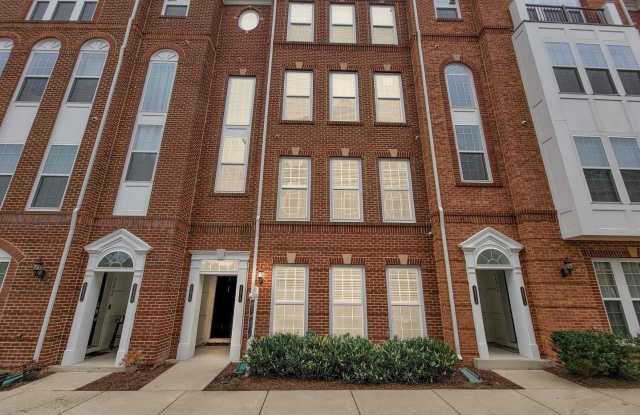 42816 LAUDER Terrace Gallery 1