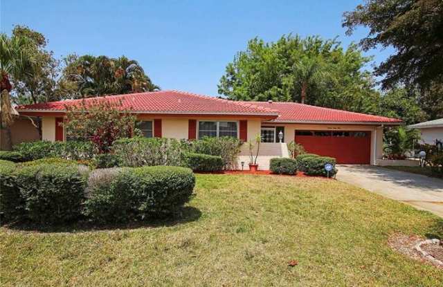 1563 Covington Circle East photos photos