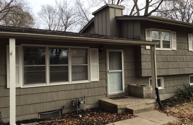 7201 NW Winter Ave - 7201 Northwest Winter Avenue, Kansas City, MO 64152