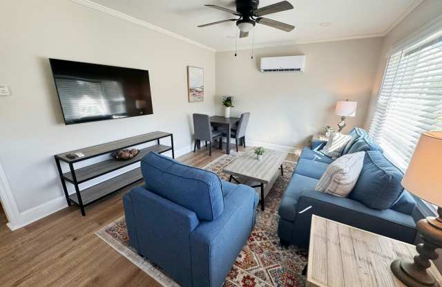 Renovated 2 Bed 1 Bath Home photos photos