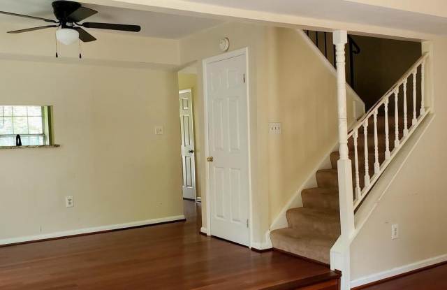 15268 CLOVERDALE Road Gallery 4