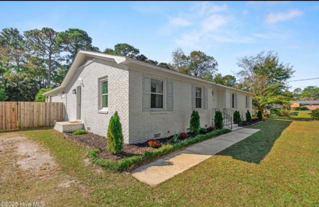 137 Cherokee Trail - 137 Cherokee Trail, New Hanover County, NC 28409