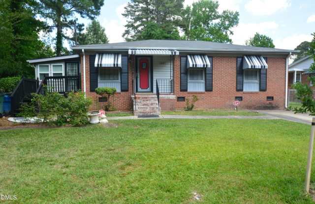 3407 Facade Gallery 1