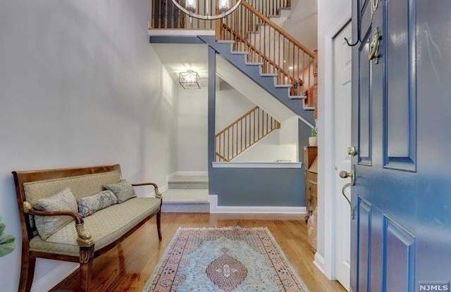 101  Henning Terrace Gallery 4