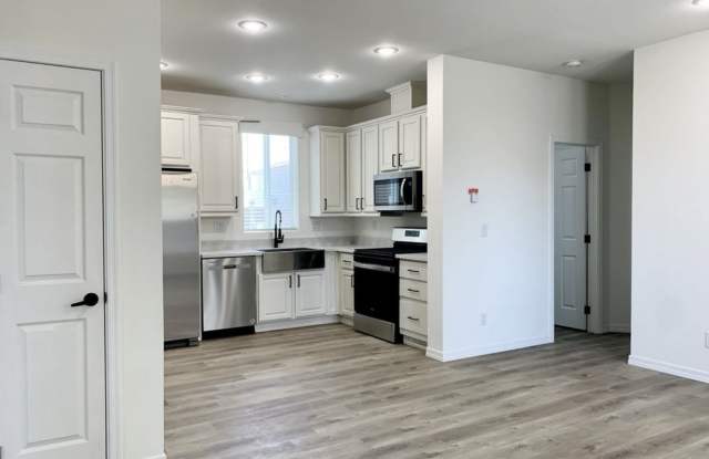 1366 Naranca Ave photos photos