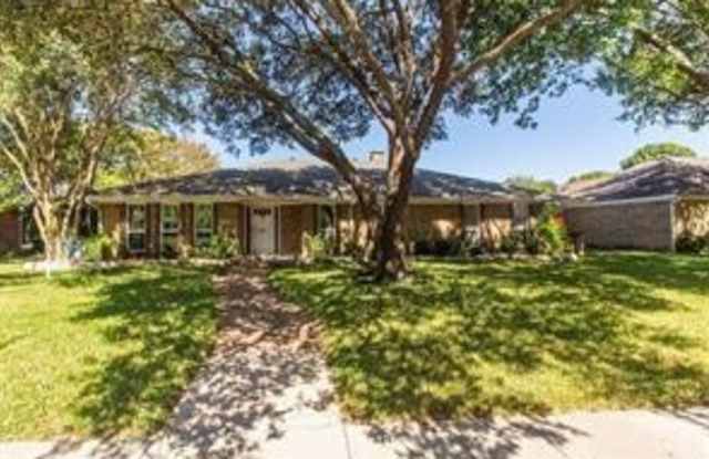 907 Windsong Trail - 907 Windsong Trail, Richardson, TX 75081