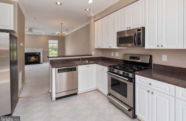 1120 WICKFORD COURT Gallery 2
