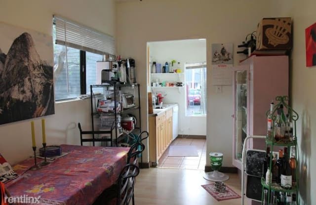 6110 Hillegass Ave rear - 6110 Hillegass Ave, Oakland, CA 94618