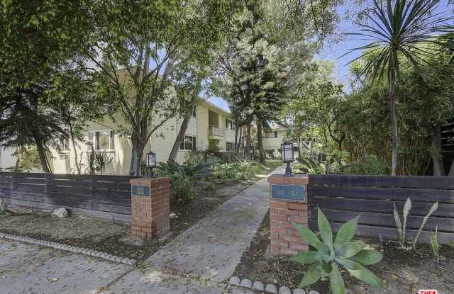 1217 N Crescent Heights Blvd photos photos