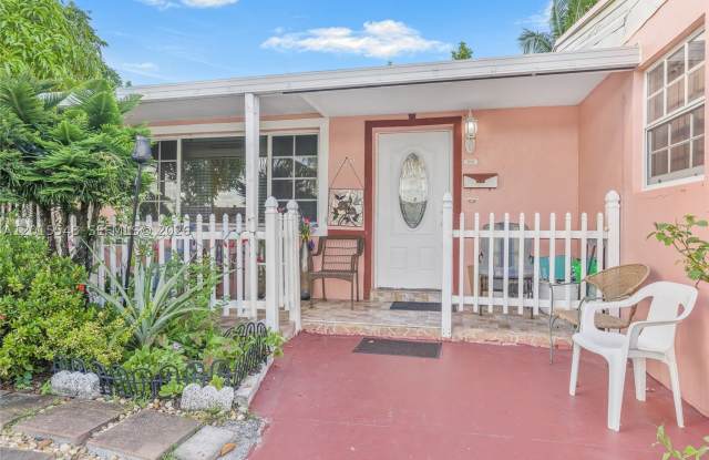 1041 NW 196th Ter Gallery 2