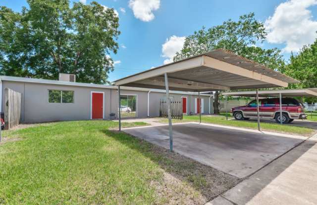 3 Bedr/ 1 bath Beautiful Home in Angleton, TX photos photos
