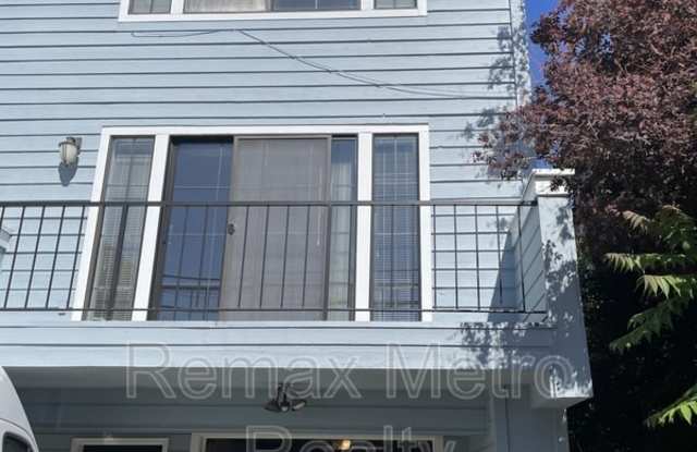 2317 Franklin Ave E photos photos