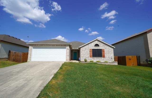 Updated Single Story in Schertz! Realtor Commission: $500 photos photos