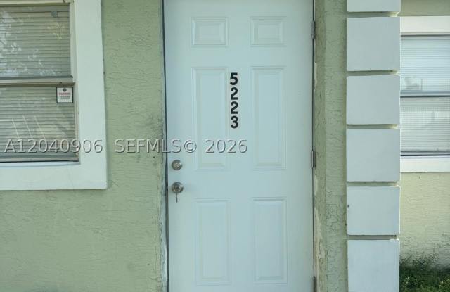 5223 SW 25th St photos photos