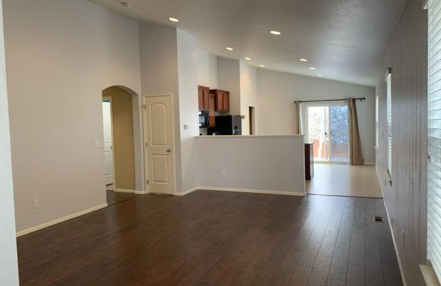 5271 Tall Spruce St Gallery 4