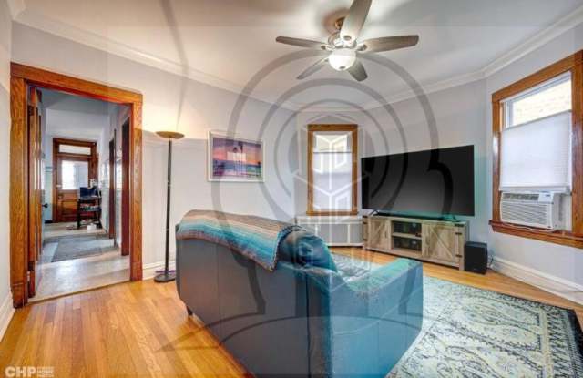4317 North Spaulding Avenue photos photos