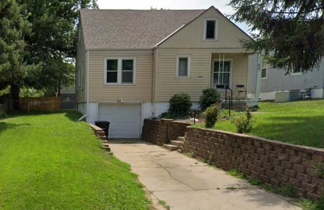 Coming Soon! Spacious Two Bedroom House! photos photos