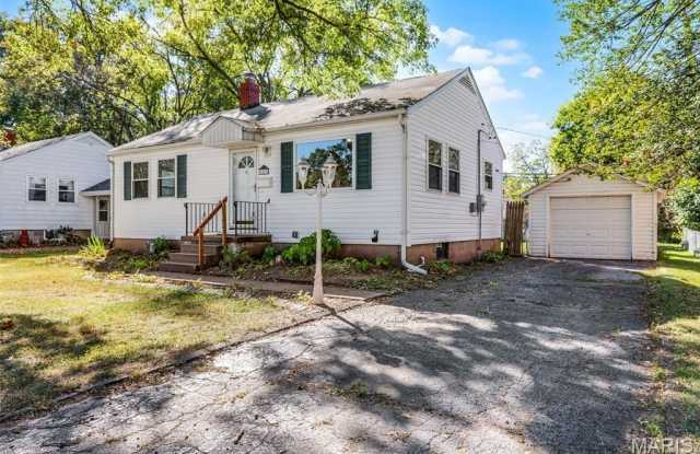 1217 Grant Drive - 1217 Grant Drive, Edwardsville, IL 62025