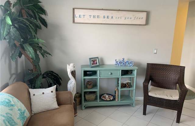 1628 SE 46th Street unit: 6 photos photos