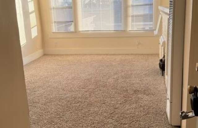 1510 E Broadway unit: 6 photos photos