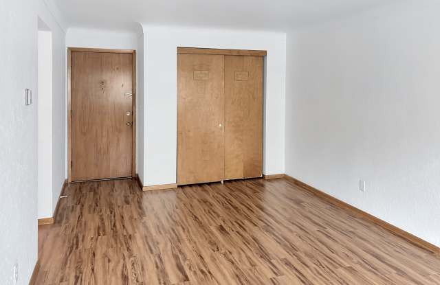 Carroll Court Gallery 2