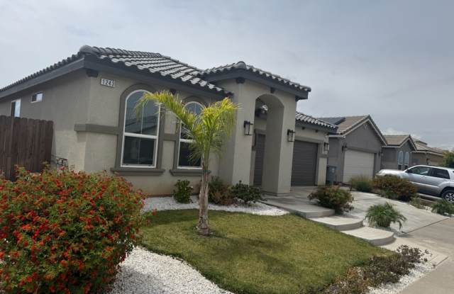 Welcome Home! Madera 3 Bedroom 2 bathroom with Solar photos photos