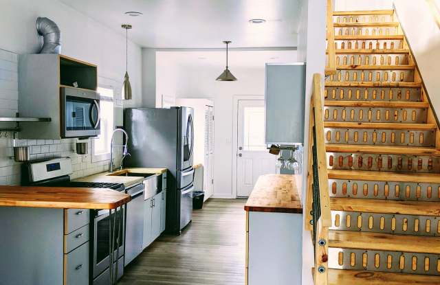 743 Burke Avenue Northeast photos photos