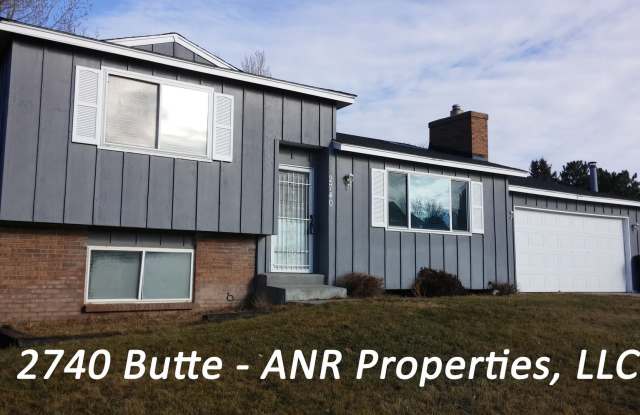 Single Family Home with Garage, pets welcome, in Highland area! photos photos