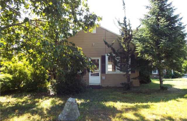 112 Ridgewood Avenue - 112 Ridgewood Ave, New London County, CT 06385