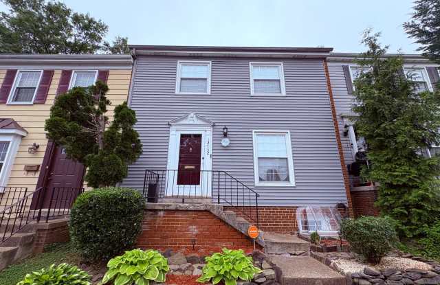 MINUTES TO OCCOQUAN AND GREAT COMMUTING LOCATION TO FORT BELVOIR photos photos
