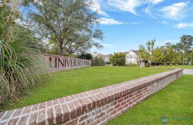 Freshly Painted 3-Bed, 2.5-Bath Home in Charming University Park - Available Today! - 232 University Parkway, Beaufort County, SC 29909