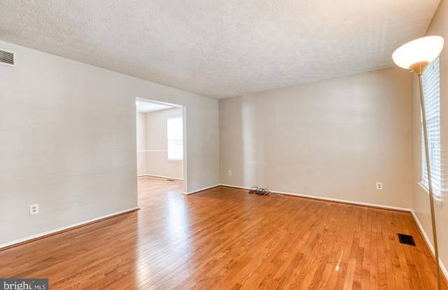 7846 DERO Drive Gallery 4