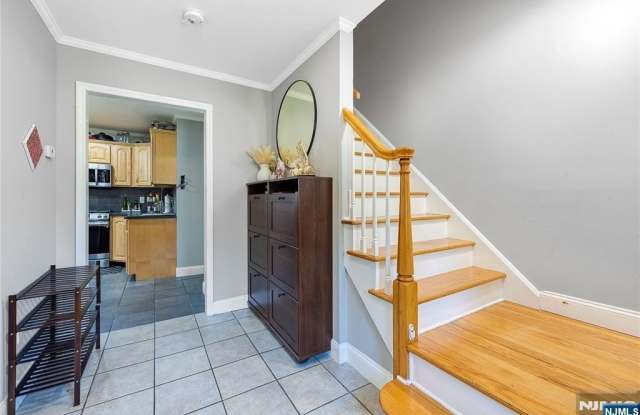 361 Walthery Avenue Gallery 2