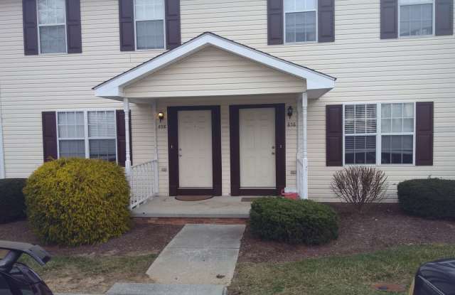 Blacksburg, 4BR/ 2.5BA Townhome, Available in August - 858 Patrick Henry Drive, Blacksburg, VA 24060