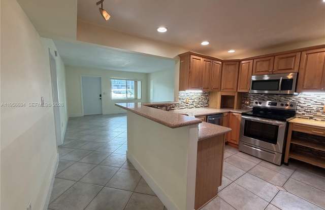 2115 NE 37th Dr photos photos