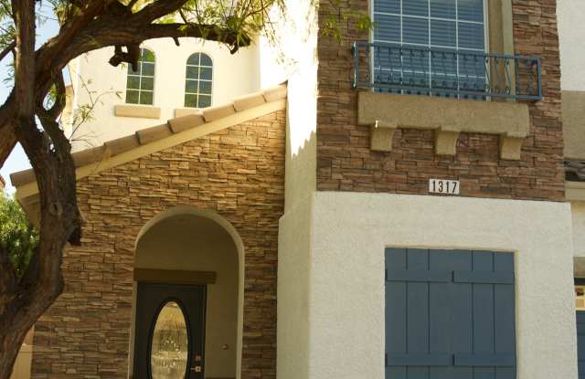 1317 Robbers Roost Avenue Gallery 2
