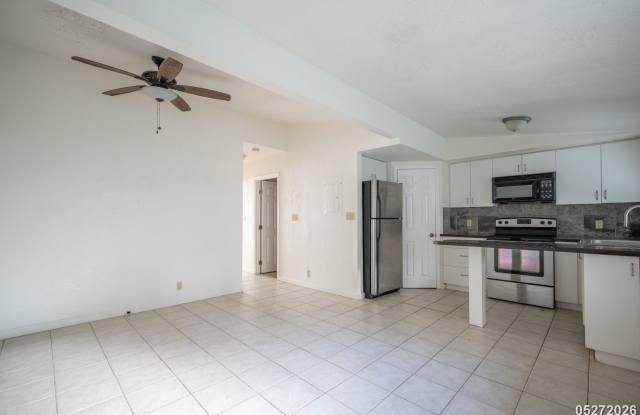 $3100 / 2 Bed / 1 Bath / 1 Parking IN WAIALUA Gallery 4
