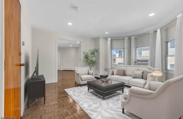 633 Mcgillvray Pl photos photos