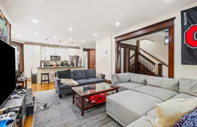 Discover your perfect newly renovated 8BR home at 49 E. Oakland Ave. Gallery 3