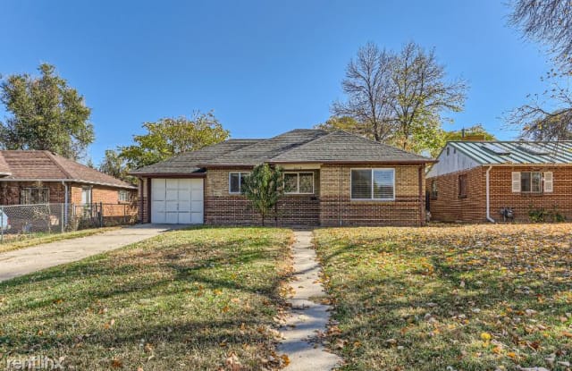 3270 Oneida St - 3270 Oneida Street, Denver, CO 80207