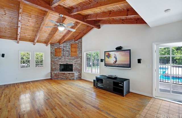 20642 Dumont Street Gallery 4