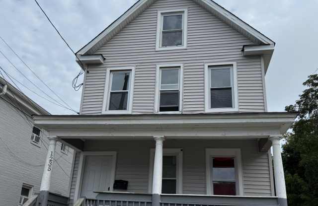 1235 Washington Avenue unit: 2 photos photos 1235 Washington Avenue unit: 2 photos photos
