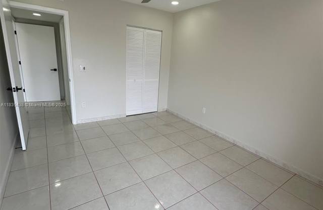 7747 SW 86th St photos photos