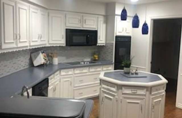 6535 Southpoint Drive Gallery 4