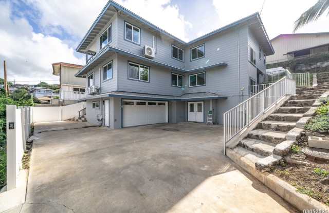 3 Bedroom 2 bathroom Large pet negotiable $3800 1007 Wiliki Drive A photos photos