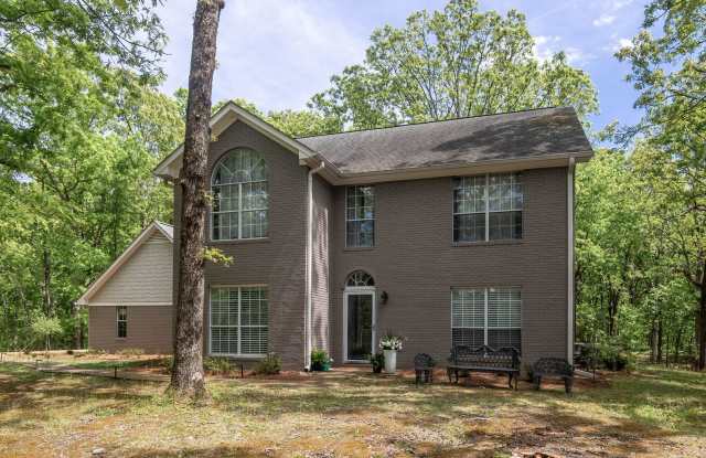 Beautiful 4bed/2.5bath Estate Home with a Secluded Feel in Oxford, MS! Gallery 1
