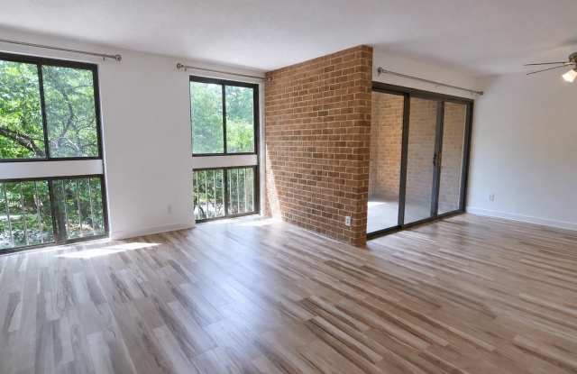 1580 MOORINGS DR #11B Gallery 2