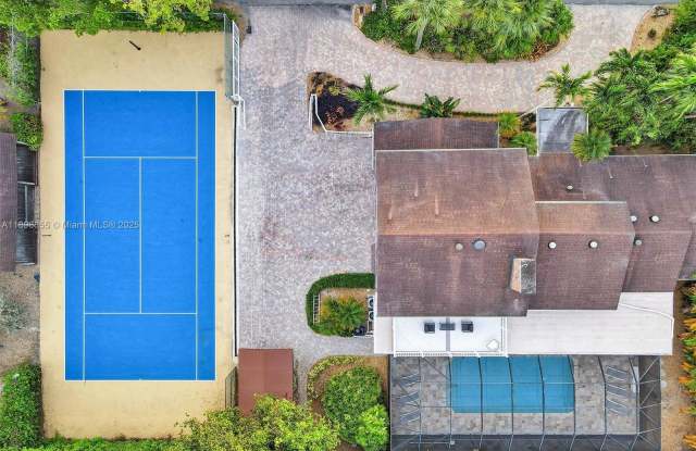 2120 SW 28th Way photos photos