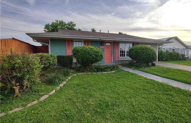 113 ELAINE Drive photos photos